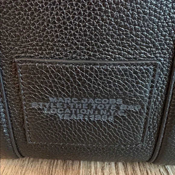 Marc Jacobs Black Leather The Tote Bag - Sz Small - Picture 3 of 14